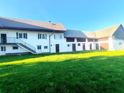 DVOJGENERAČNÝ DOM S DVOMI BYTOVÝMI JEDNOTKAMI A ODDELENÝMI VCHODMI S K