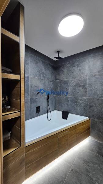 WhatsApp Image 2025-11-23 at 12.05.43 (1).jpeg