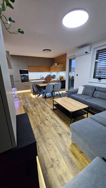 WhatsApp Image 2025-11-23 at 12.05.43 (3).jpeg